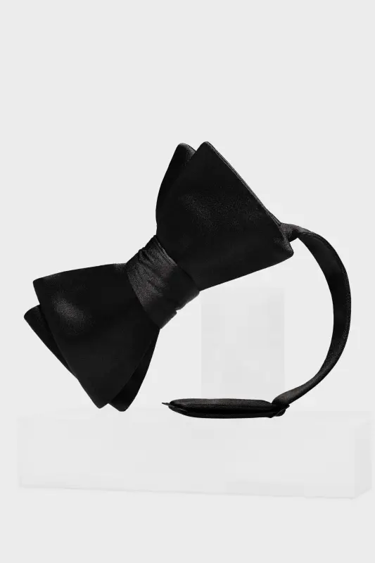 Maison Margiela White Bow Tie Black online